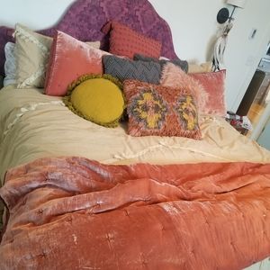 Urban outfitters king duvet cover and shams